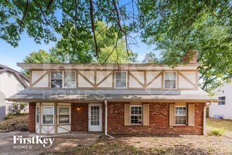 Building Photo - 5641 N Drury Ave