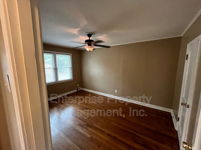 Building Photo - 3938 Brennan Dr