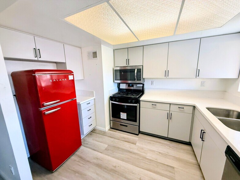 Building Photo - 3019 Brentwood Ave