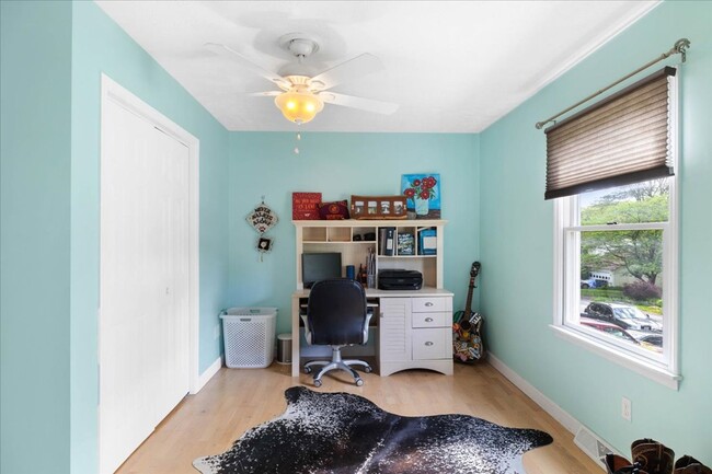 Building Photo - Spacious Home with Amazing Fenced Yard in ...