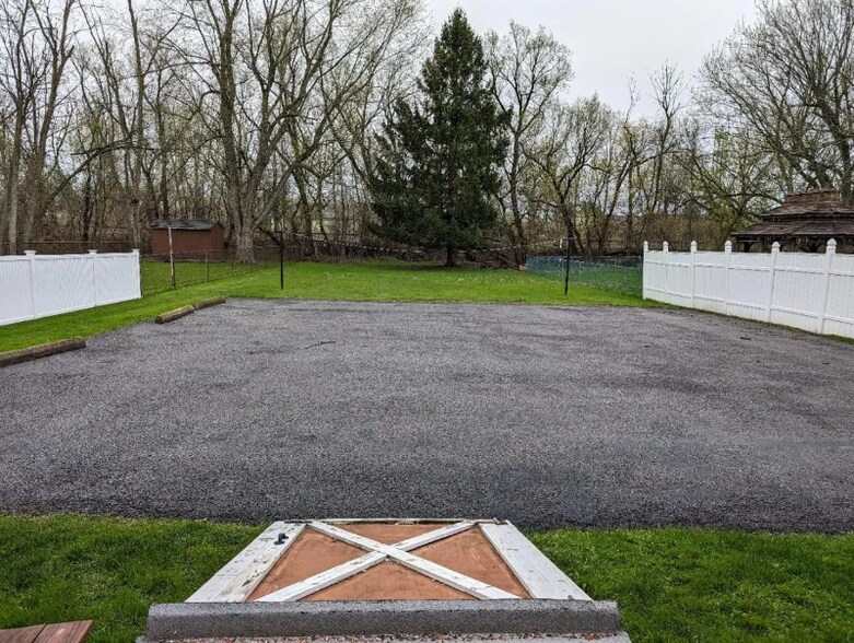 Building Photo - 104 Hinchey Ave