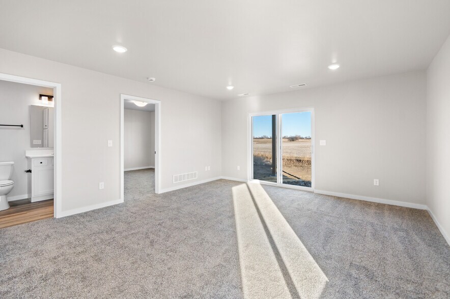 Building Photo - 1472 Ruth Ave