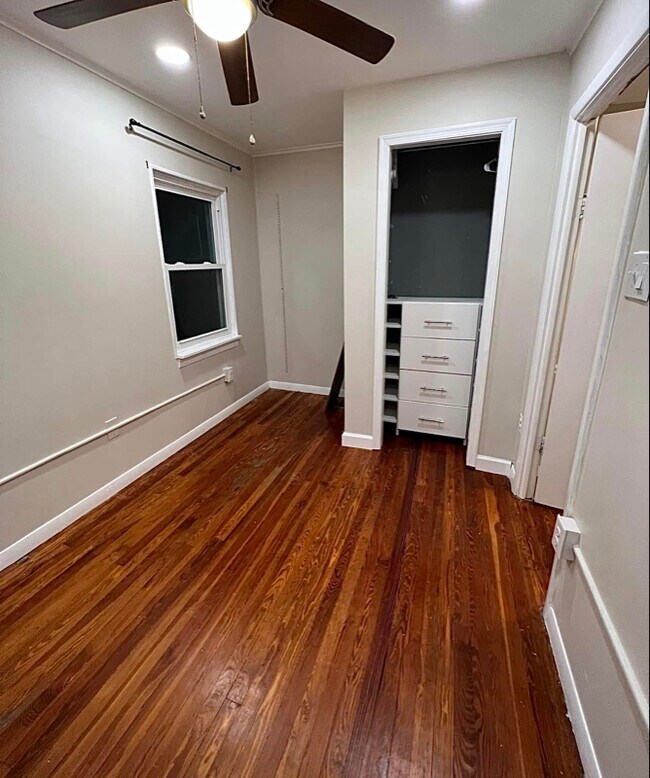 Building Photo - 2633 Fillmore St