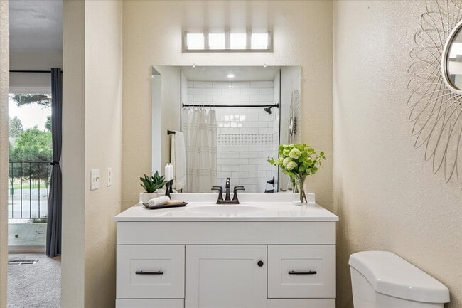 Building Photo - Pet-friendly 2 bed/2.5 bath Lakewood townhome - Available Now!