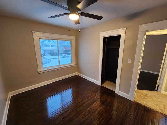 Building Photo - Charming 3-Bedroom Property in Prime Location