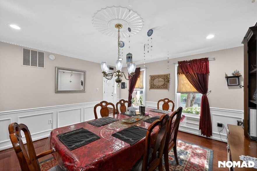 Building Photo - 13648 Spinning Wheel Dr
