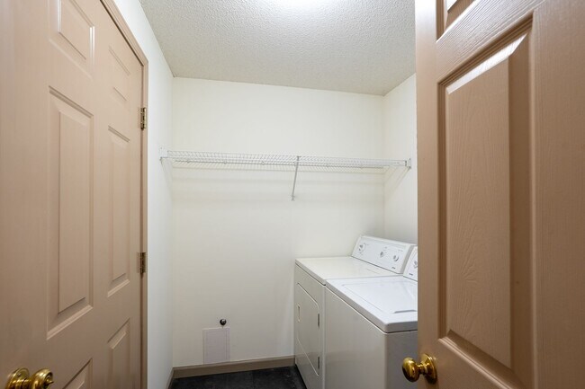 Building Photo - 3256-3258 Wind River Cir.