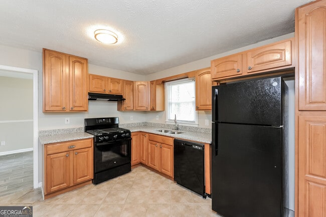 Building Photo - 4702 Lucerne Valley Rd SW