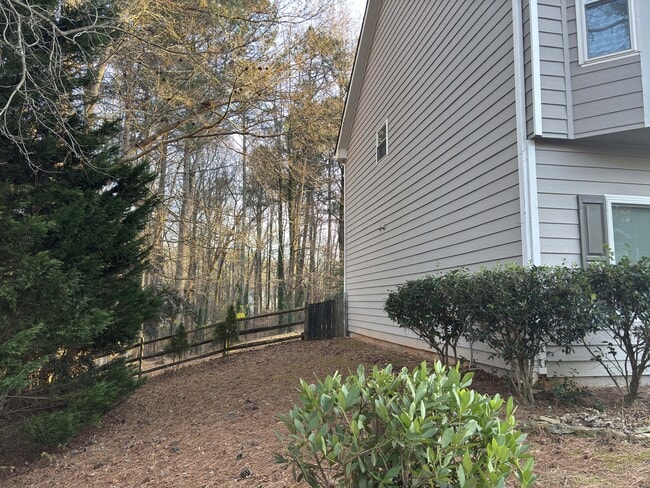 Building Photo - 3410 Camens Ct NE