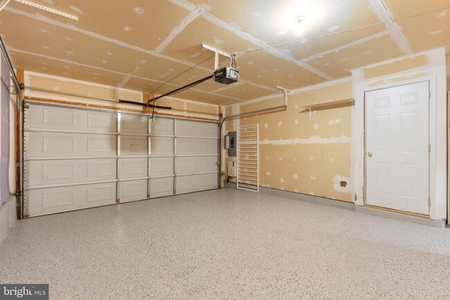 Building Photo - 7041 Water Oak Rd