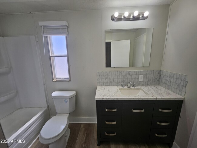 Building Photo - 1113 W Corinthian Cir