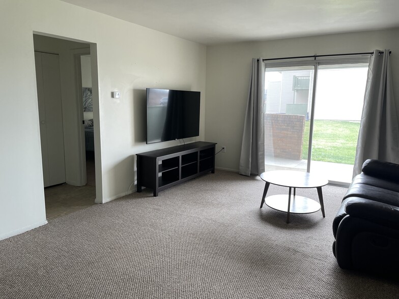 Building Photo - 2275 N Cable Rd