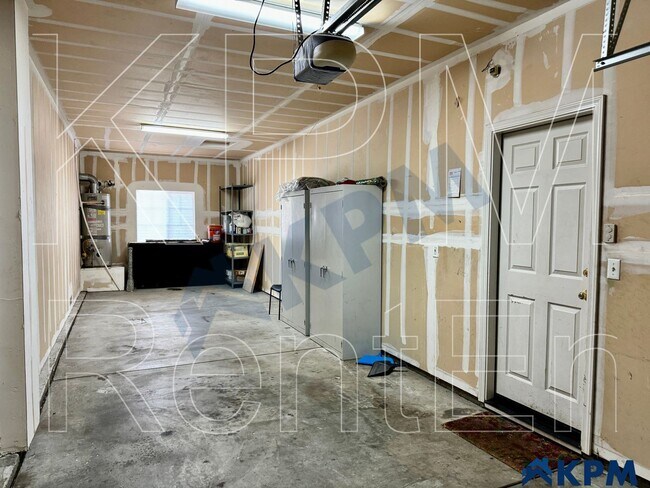 Building Photo - 1504 Cat Tail Dr