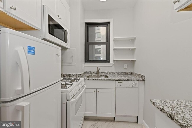 Building Photo - 1010 25th St NW