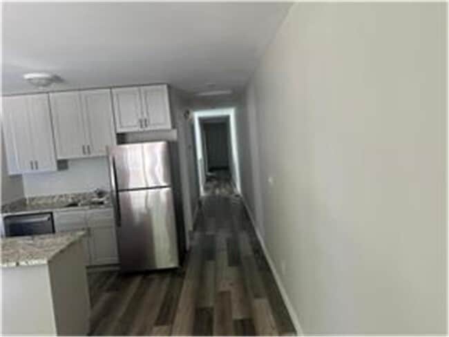 Building Photo - 468 Thomas Ave W