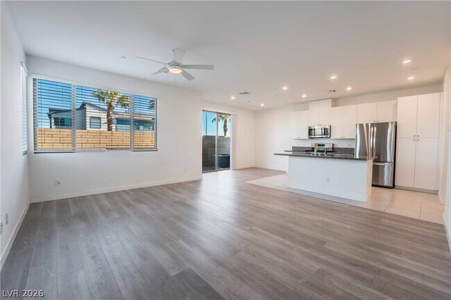 Building Photo - 9228 Desert Pearl Ave