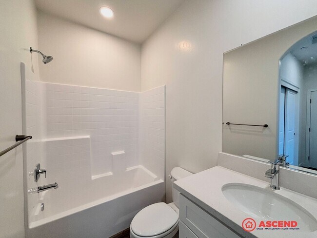 Building Photo - 6012 Curvy Hills Dr