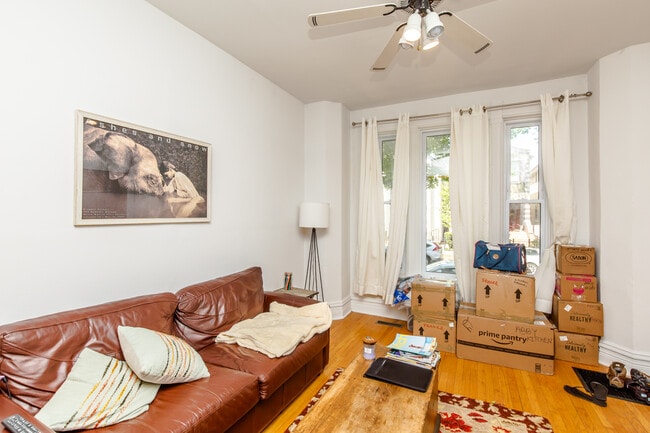 Building Photo - 3311 N Hoyne Ave