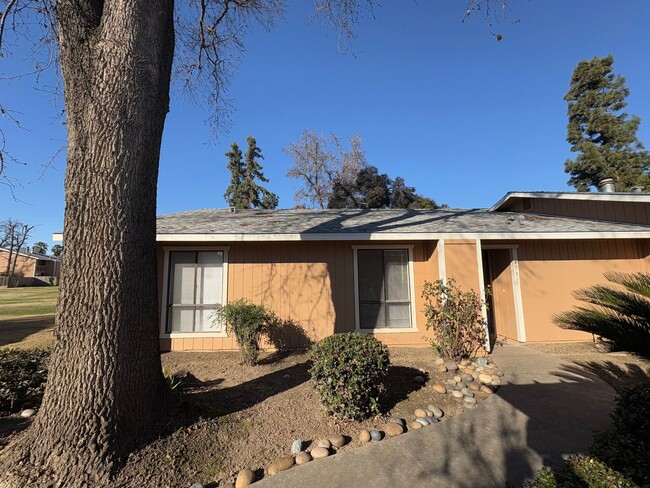 Building Photo - NW Condo coming soon!