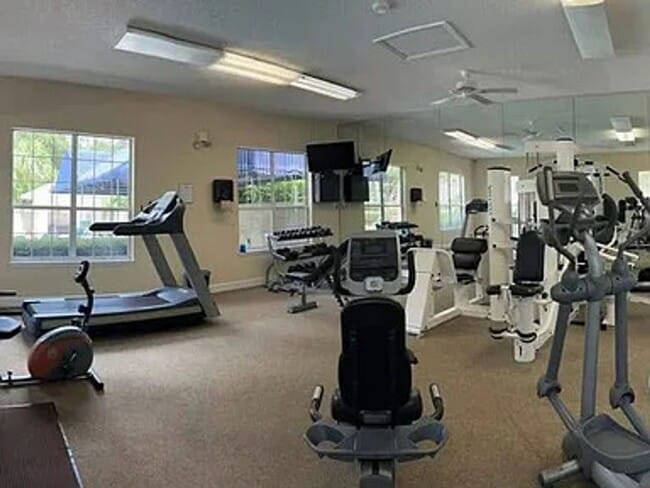 Building Photo - 206 W Island Square Dr