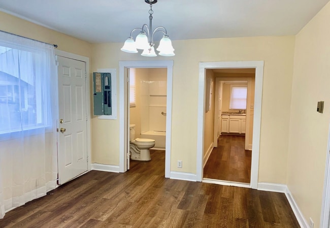 Building Photo - 1709 Cass St