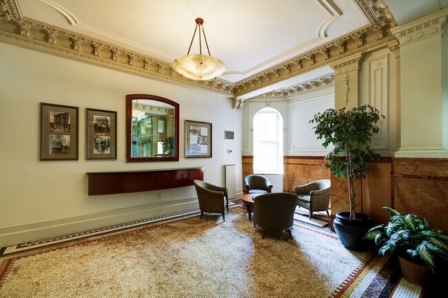 Building Photo - Heart of Dupont Move-in Ready Studio at the Historic Cairo Condominium! Utilities Included!