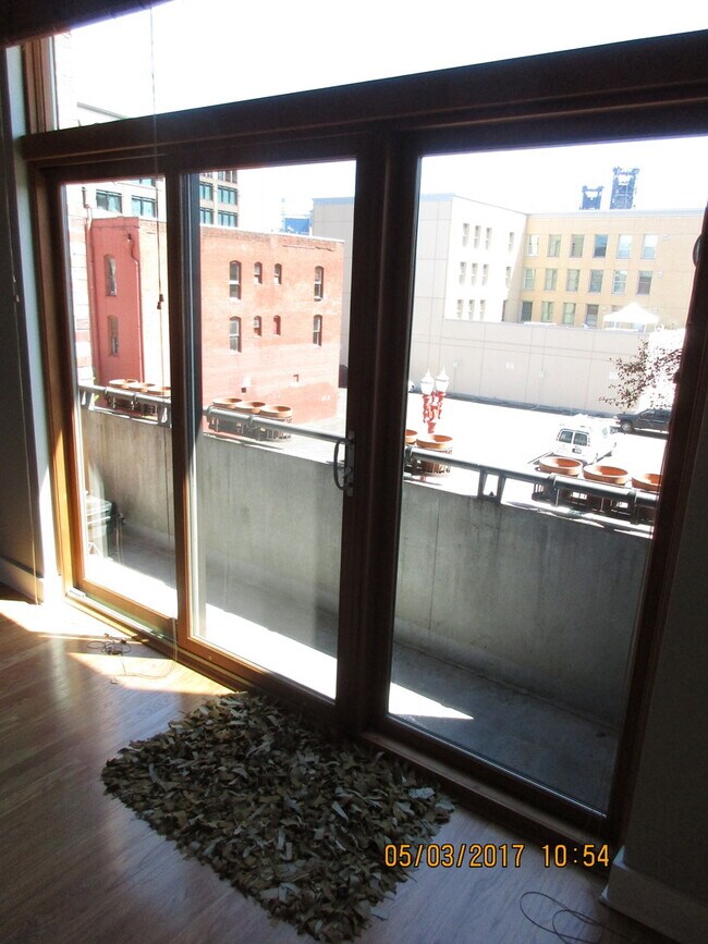 Building Photo - Old Town Lofts - East facing studio w/balc...