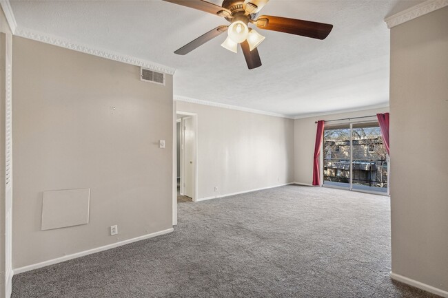 Building Photo - 7918 Royal Ln