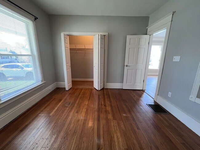 Building Photo - Updated 4-Bedroom Home!