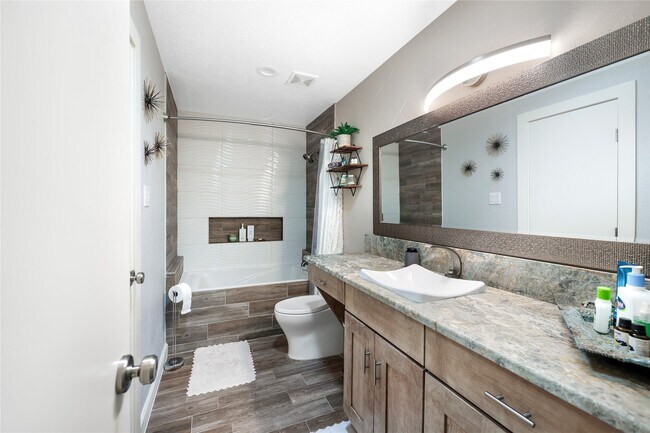 Building Photo - 28831 S Diamondhead