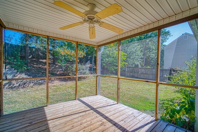 Building Photo - Spacious 4 BR, 2 BA Home On Quiet Cul de Sac, Private Fenced Backyard, Community Pool