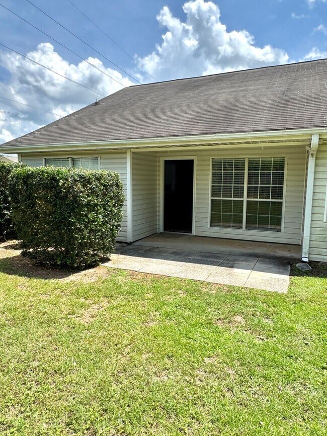 Building Photo - 3085 Achey Dr