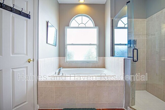 Building Photo - 403 Corvina Dr
