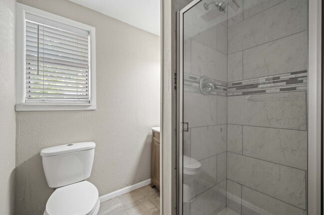 Building Photo - Two Bedroom Apartment in Tech Terrace