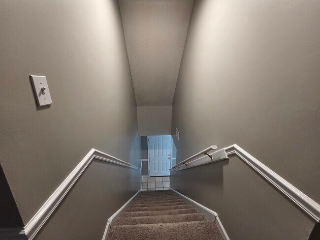 Building Photo - 7780 Mesa Dr