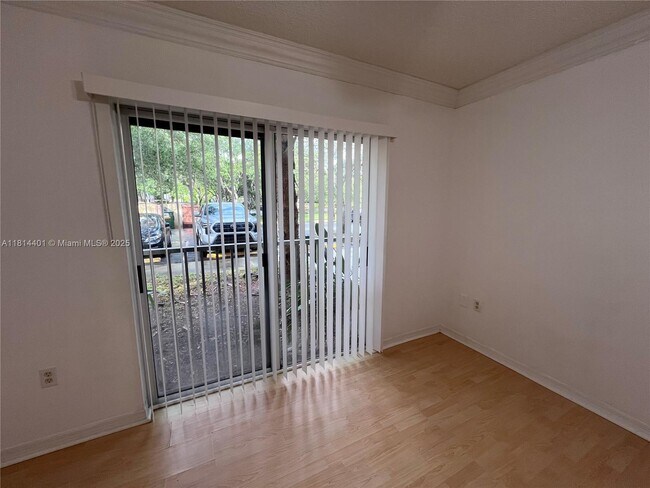 Building Photo - 9907 Westwood Dr