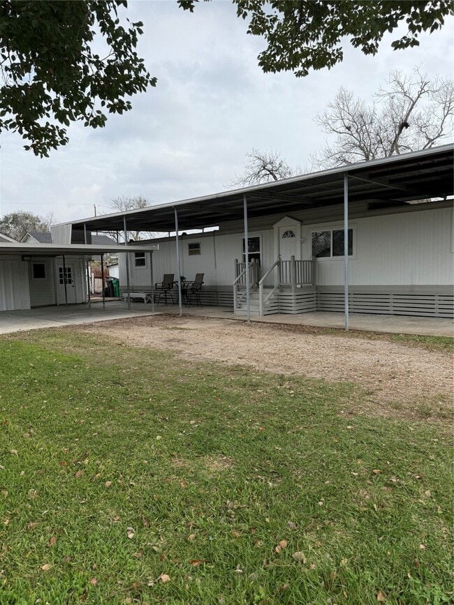 Building Photo - 310 E Jack Ave