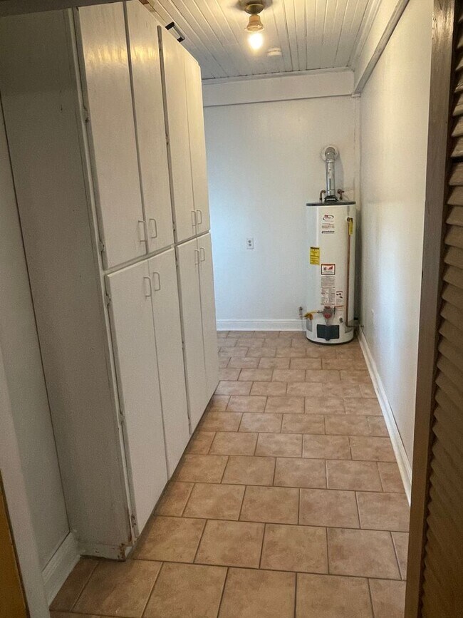 Building Photo - Single Family Home in Quiet Gentilly Neigh...