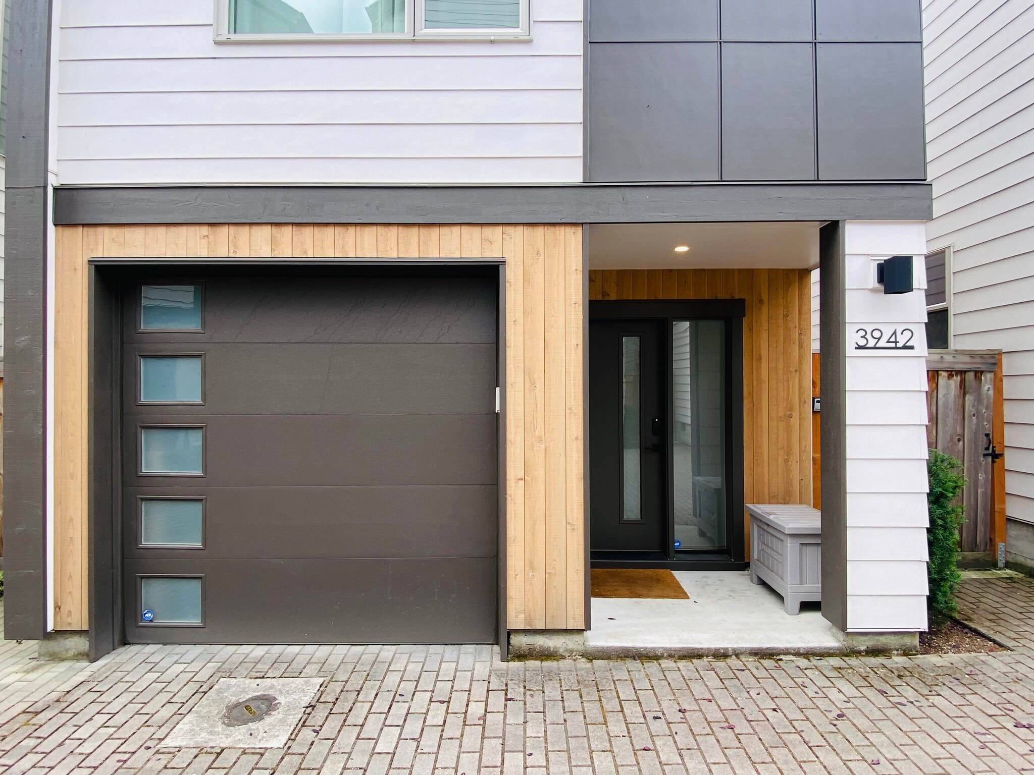 Building Photo - 3942 SE Gladstone St