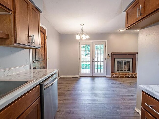 Building Photo - 3 Bed 2 Bath 2 Car Garage 1/2 off 1st Months Rent