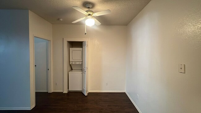 Building Photo - West Lancaster Condo in Pine Creek Village...