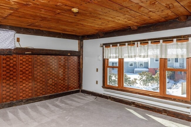 Building Photo - 385 E Broadway