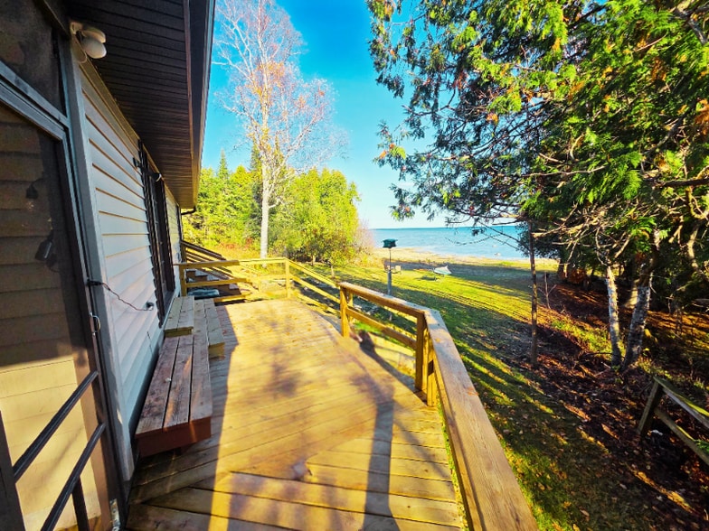 Building Photo - 510 M-35