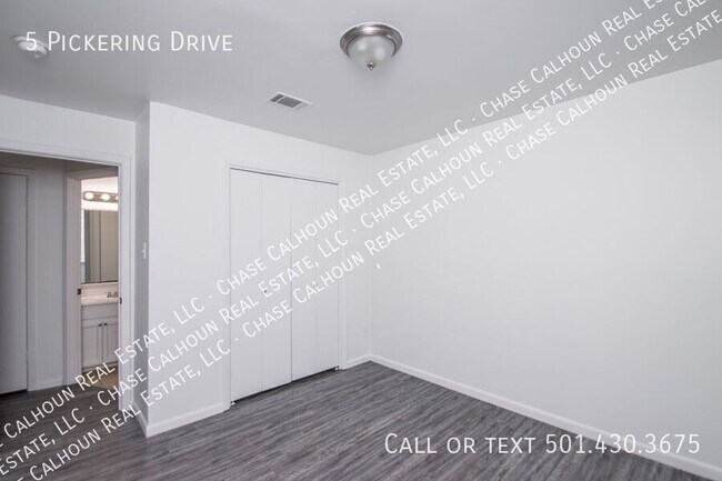 Building Photo - 5 Pickering Dr