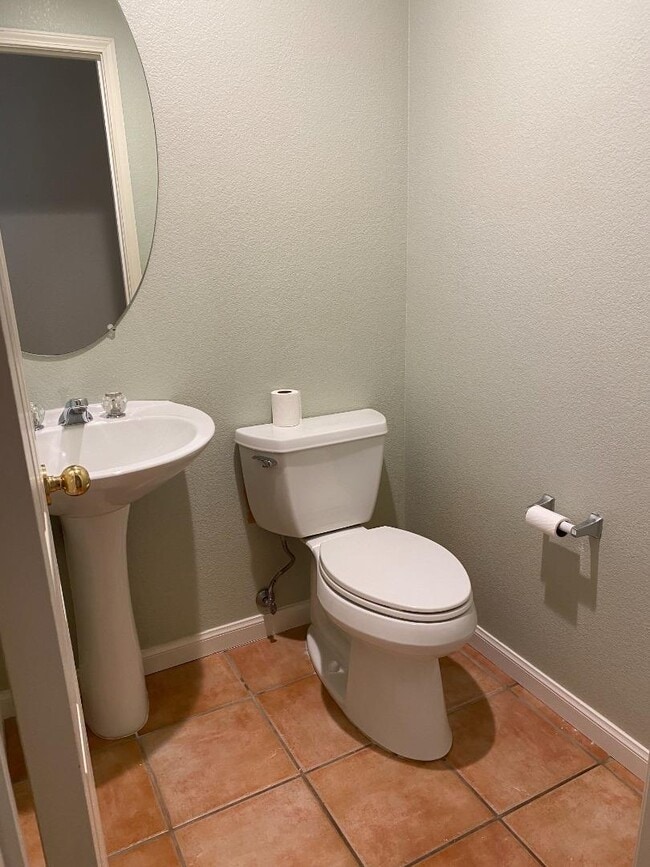 Building Photo - 323 Montserrat Dr