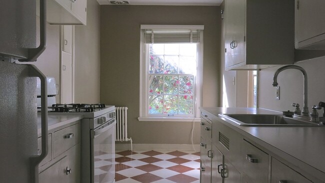 Interior Photo - Vista Avenue