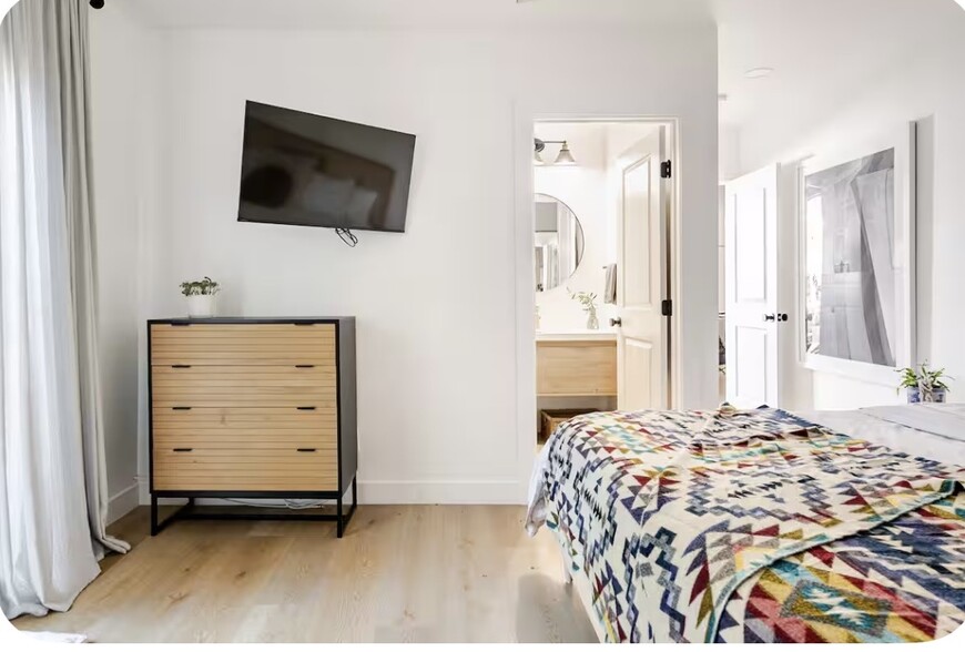 Building Photo - 12812 Greene Ave