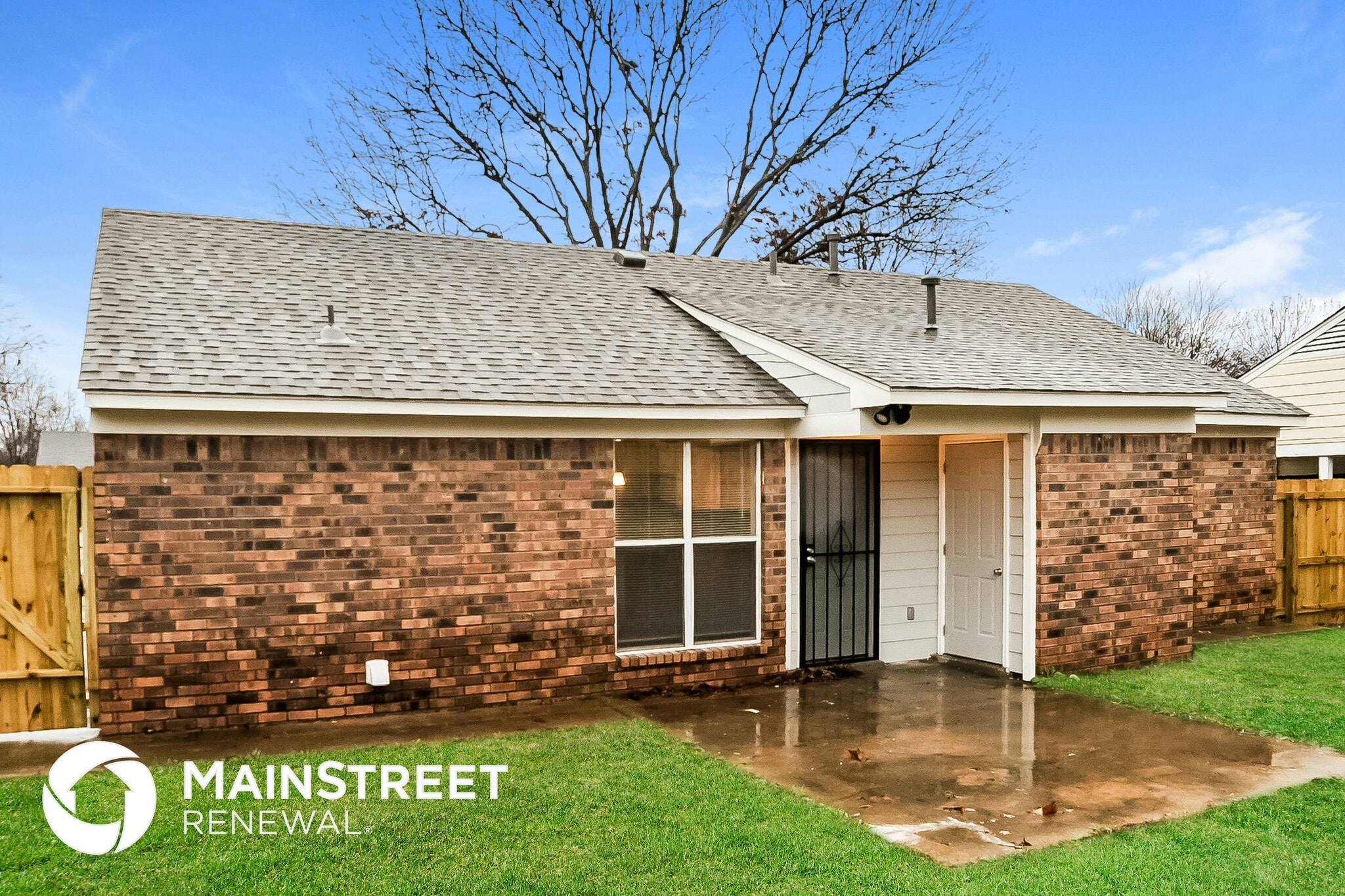 Building Photo - 3805 Ivanhoe Dr