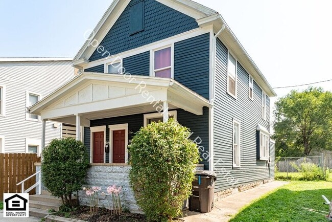 Building Photo - 2011 Hoagland Ave