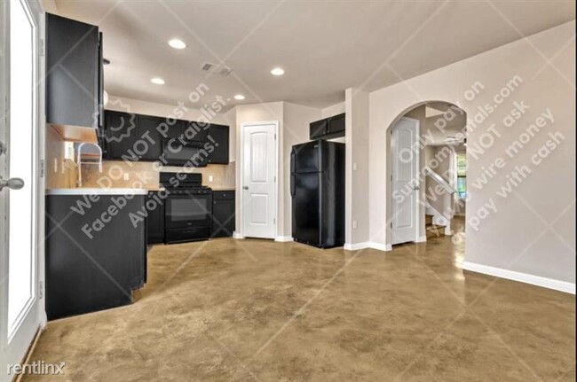 Building Photo - 4611 Graceful Ln